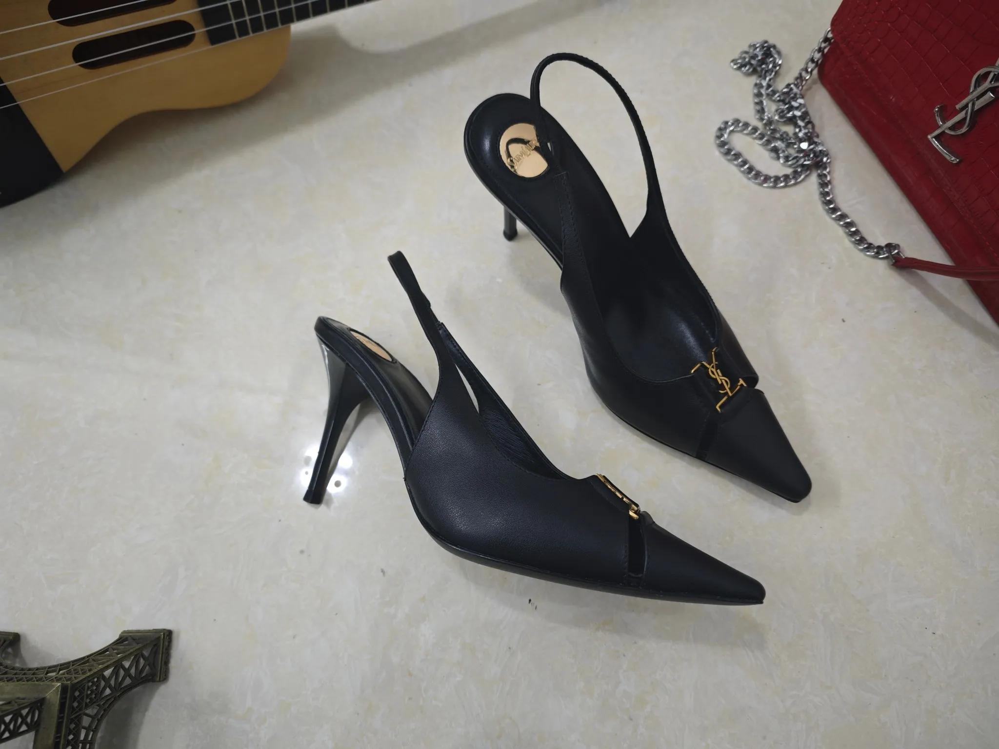 👟👟Ex-factory price 540👟👟 【Saint Laurent】Yves Saint Laurent, high-heeled YSL high heels💃2025 early spring counter synchronizes the latest styles, YSL, decoration👣 Classic and high-quality glamorous masterpieces, the hottest autumn and winter series in the counter, with temperament, fashion, classic and attractive design style 😌The effect on the feet is particularly beautiful〰️, the materials are imported from Italy 🇮🇹 calf, imported black sheepskin, lining, and foot pads; sheepskin, stiletto high heels, size 35-41 (34.41.42 must be customized, non-refundable) outsole; imported genuine leather outsole, with full counter packaging